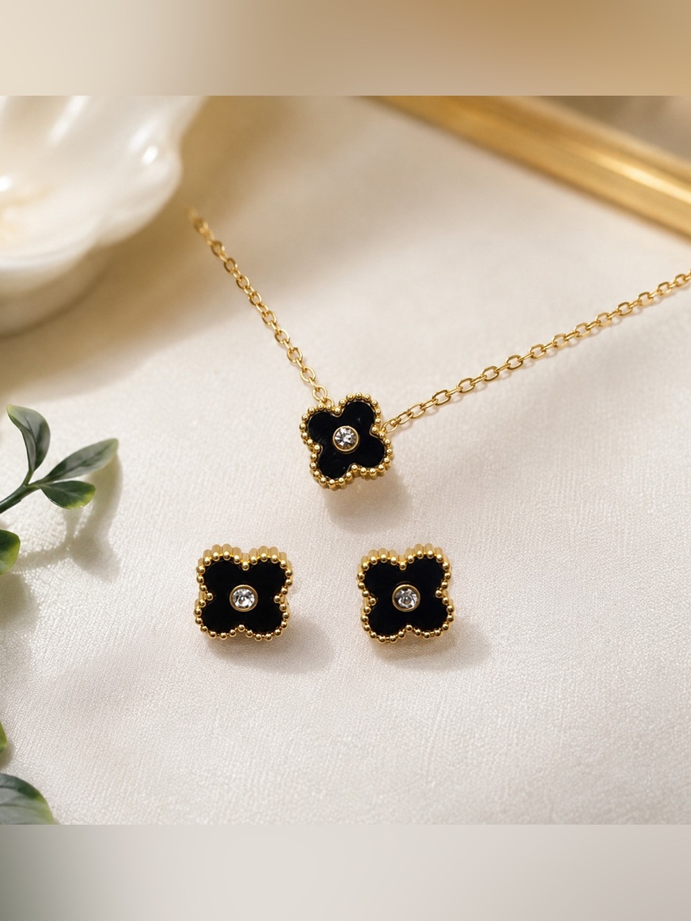 Gold and Black Flower Jewelry Set steel 316L - Picture 2 of 2